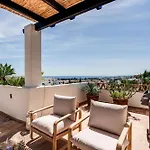 Sea View & Mountain View With Private Jacuzzi - Sunset Golf, Apartman Estepona